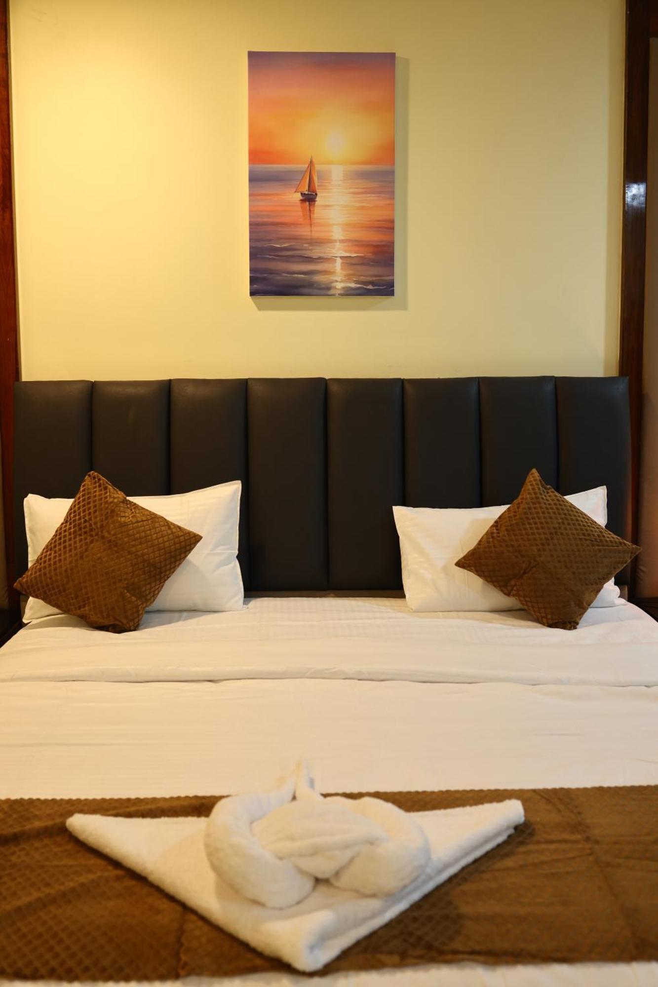 Hotel Lj Dadi'S Grand Visakhapatnam Exterior foto